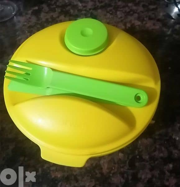 Tupperware items 1