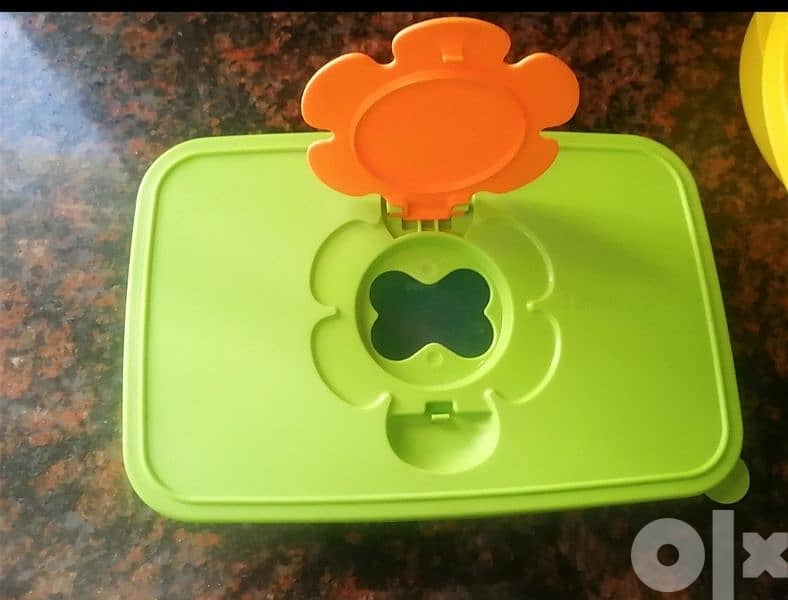 Tupperware items 2