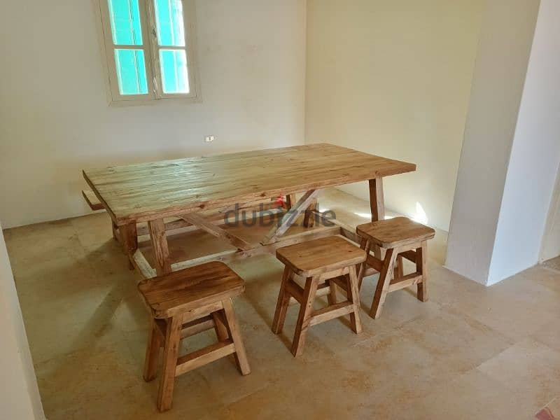 wood dining table with bench and stools طاولة سفرة خشب مع بنك وكراسي 1