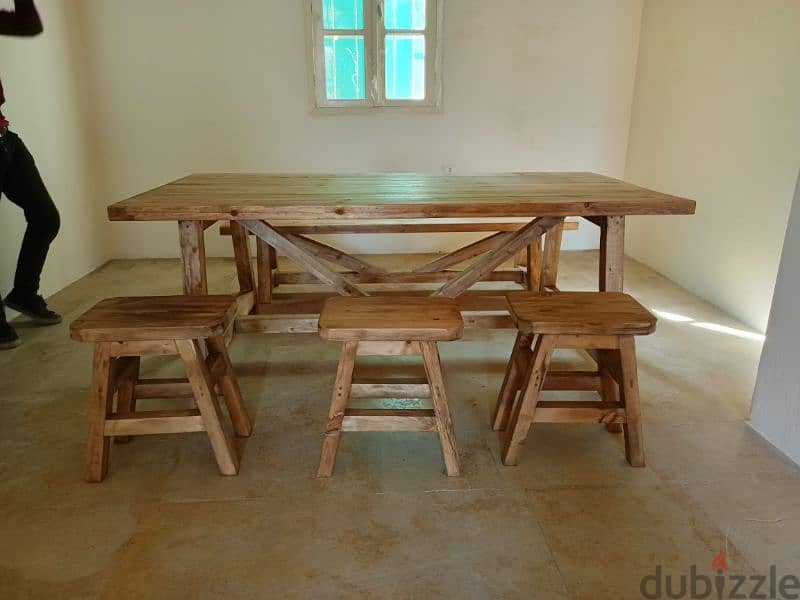 wood dining table with bench and stools طاولة سفرة خشب مع بنك وكراسي 3