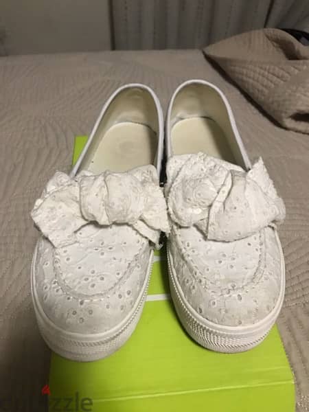 Guess authentic white shoes size 38 1
