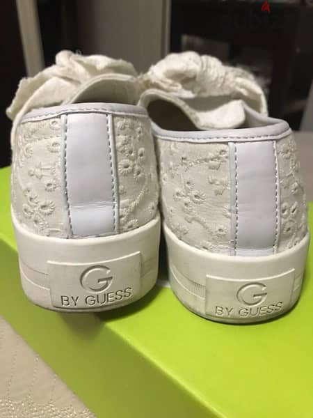 Guess authentic white shoes size 38 2