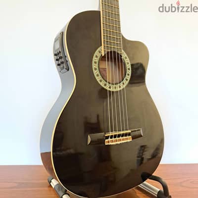 Valencia Electro Classic Spanish Guitar CG160CE