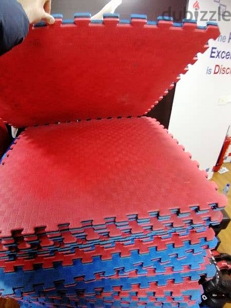like new puzzle mats 1m x 1m x 3cm red and blue 81701084 2