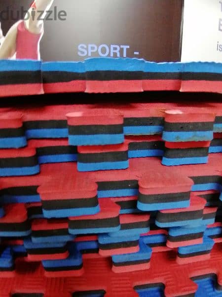 like new puzzle mats 1m x 1m x 3cm red and blue 81701084 3