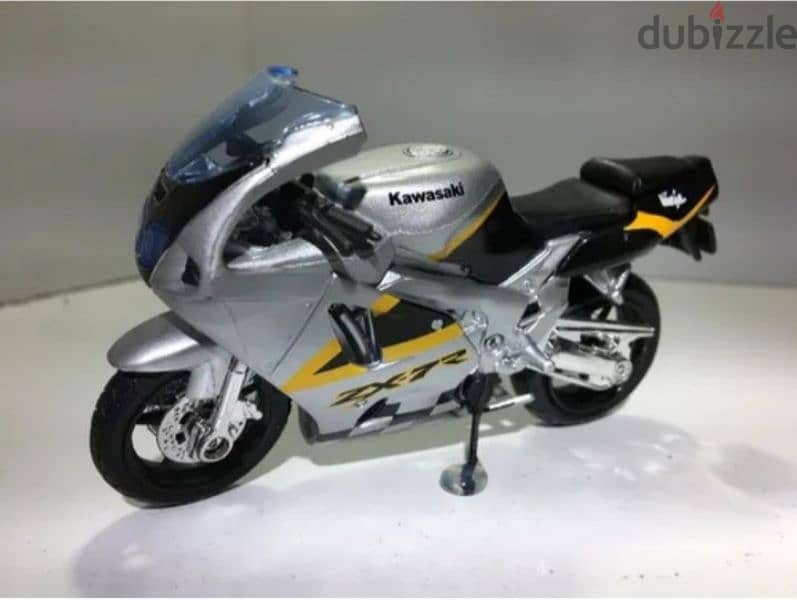 Kawasaki Ninja ZX-7R diecast motorcycle model 1;18. 0