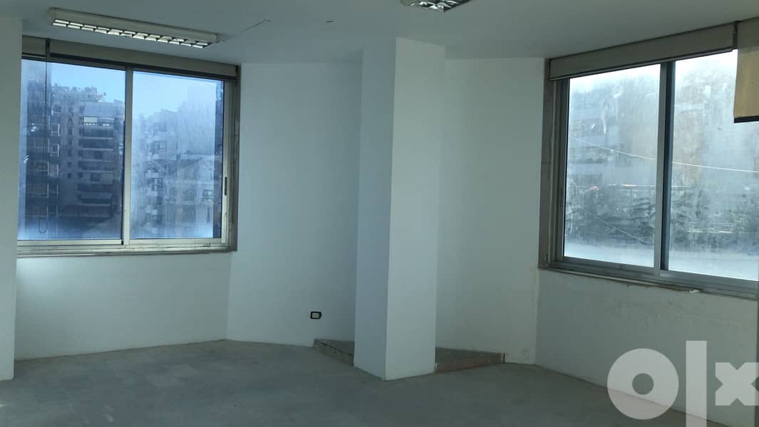 L11039-160 SQM Office for Rent in Verdun with Open View 6