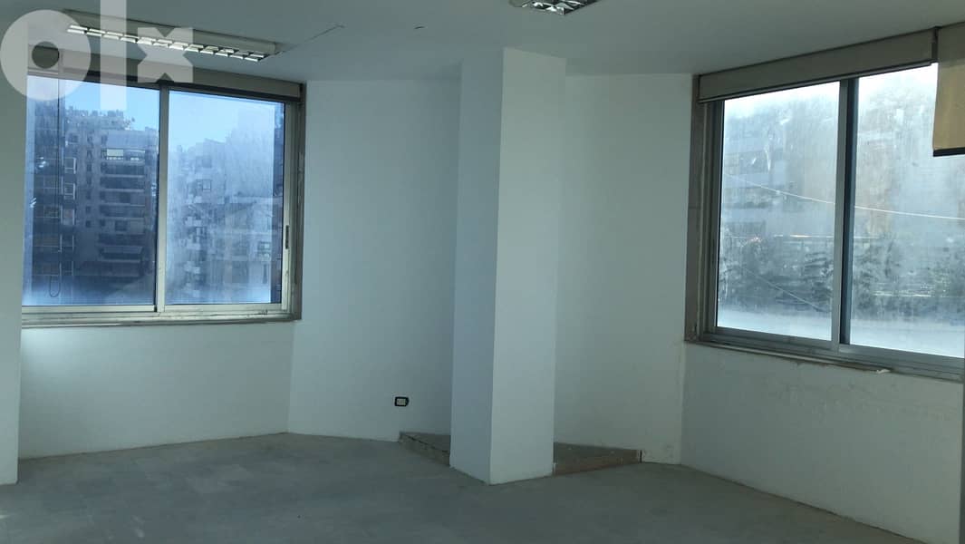 L11038-Office for rent in Verdun with a Great View 6