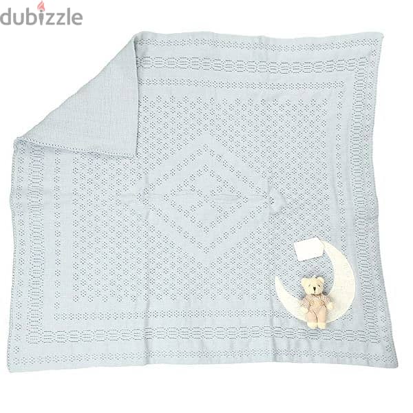 Baby blanket with soft toy 3