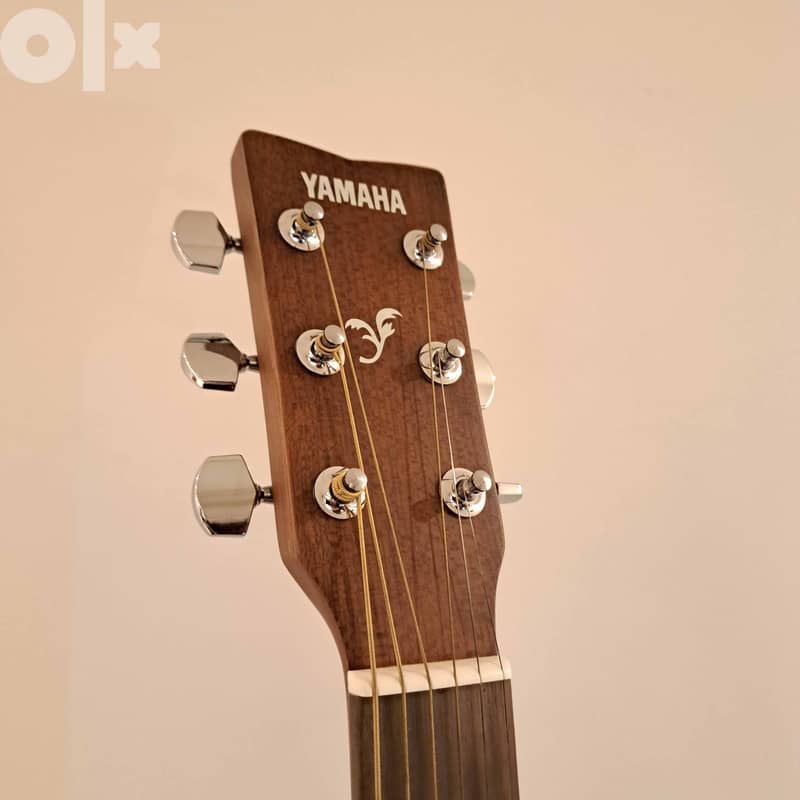 Yamaha F310 acoustic guitar 3
