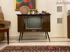 wooden  vintage tv box (national brand) 0
