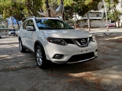 . Nissan Rogue 2016 white 4cyl AWD  panoramic