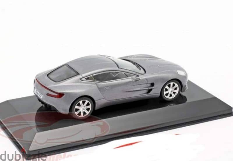 Aston Martin One-77 (2009) diecast car model 1;43. 4