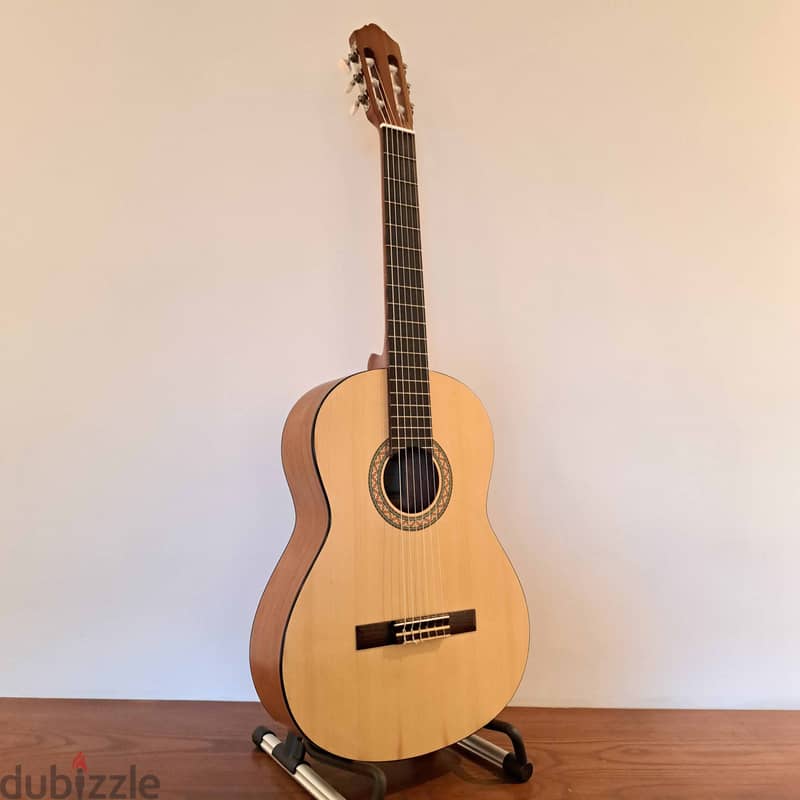 Yamaha C40M Classical Guitar 0