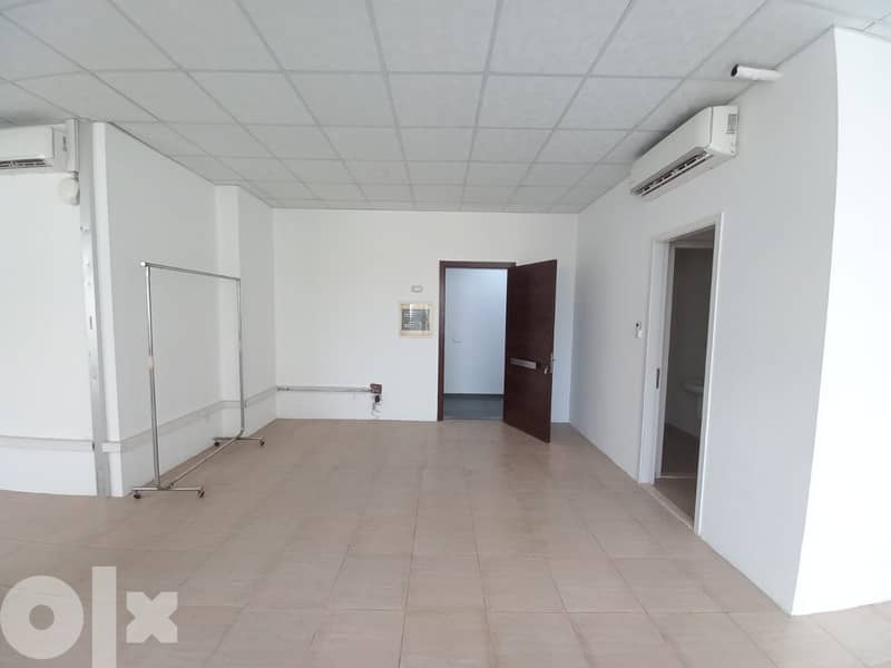 AH22-1338 Office for rent in Beirut, Hazmieh, 80 m2, $750 cash 0