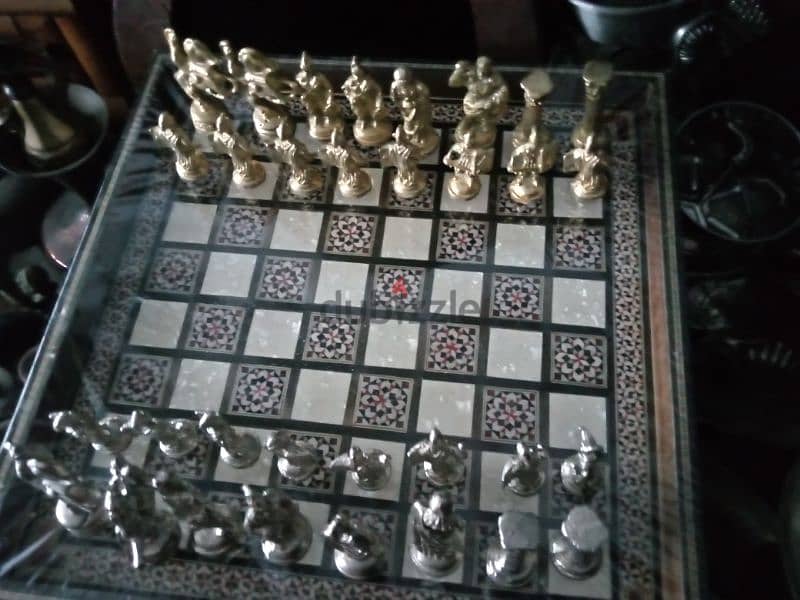 طاولة شطرنج مصدفة مع جوارير حجار نحاس روعة 1