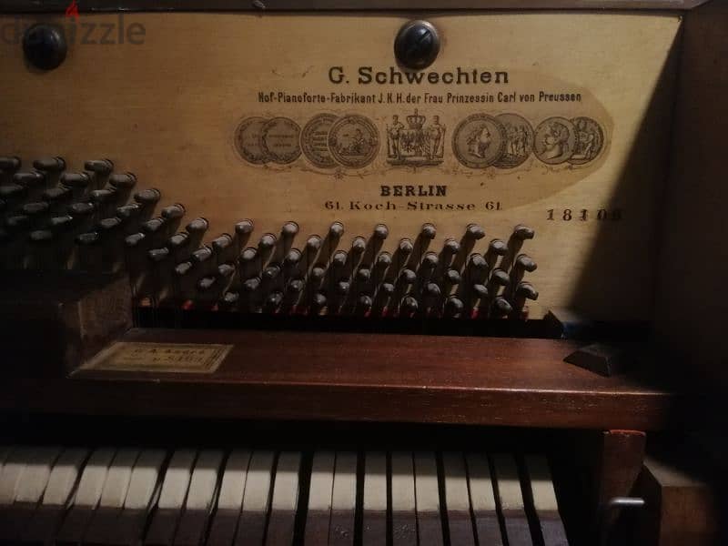 بيانو الماني رائع للغاية خشب ورد فخم ومميز للعذف والتدريب ممتاز piano 6