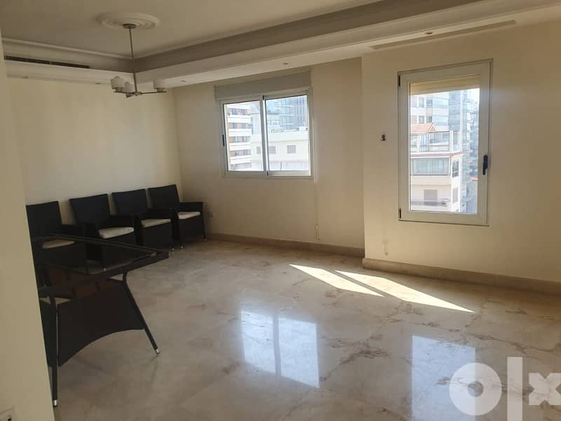 L11121-Furnished Apartment for Rent in Ain al-Mraiseh with Sea View 2