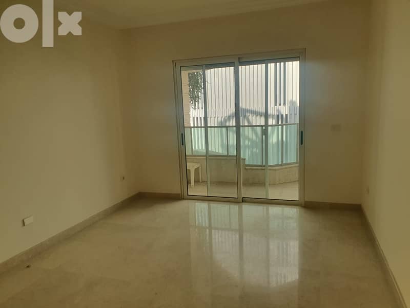 L11121-Furnished Apartment for Rent in Ain al-Mraiseh with Sea View 4