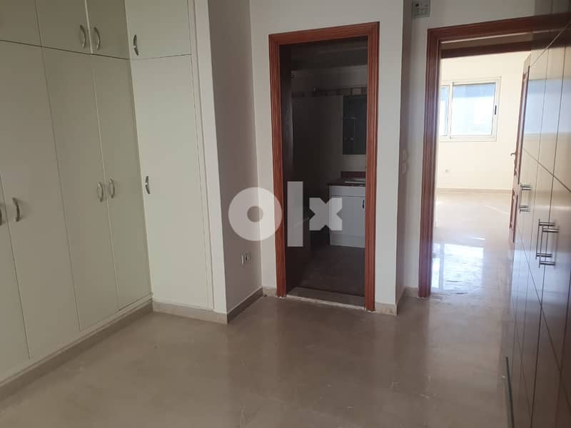 L11121-Furnished Apartment for Rent in Ain al-Mraiseh with Sea View 8