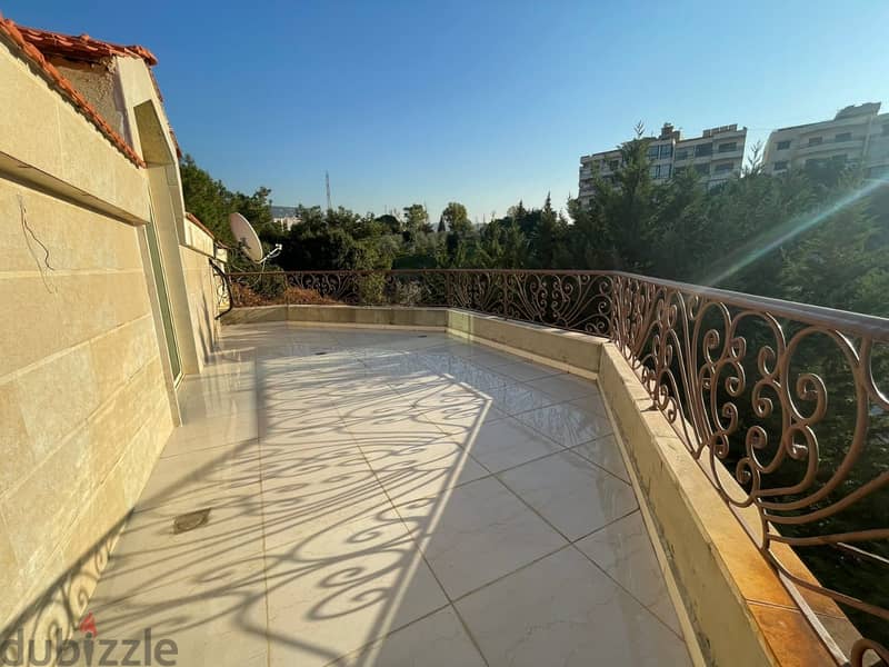 Vintage villa for sale in Deir Qoubel فيلا للبيع في دير قوبل 3