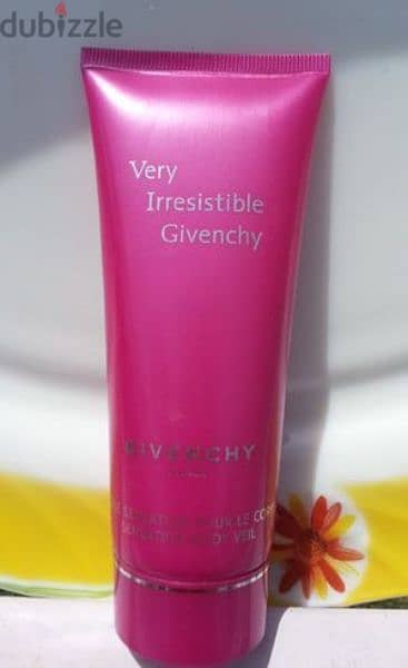 Givenchy very irresistible 100ml perfumed body lotion 1
