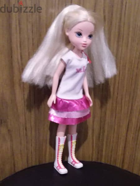 MOXIE GIRLZ Good brand dressed doll bend legs +beautiful boots=14$ 4