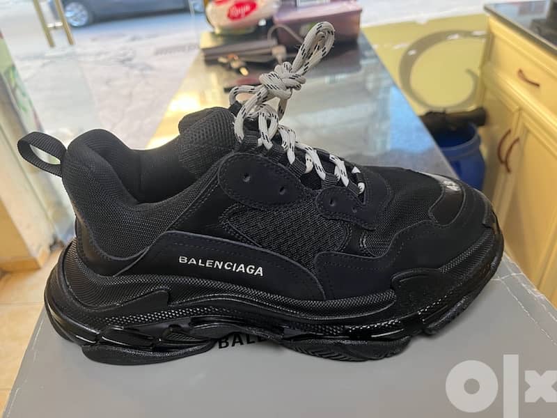 Balenciaga triple S 8