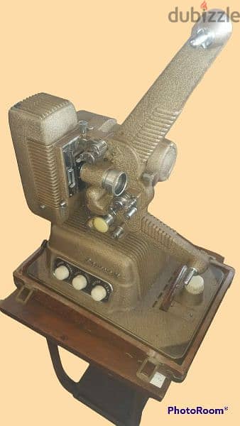 1940s. Revere cinema projector 16mm. with sound 1