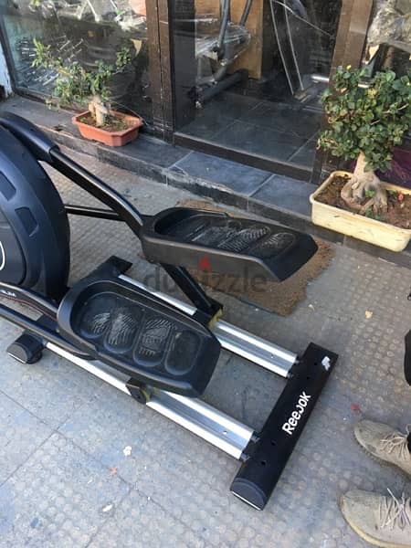 big elliptical used 2 times like new heavy duty best quality 5