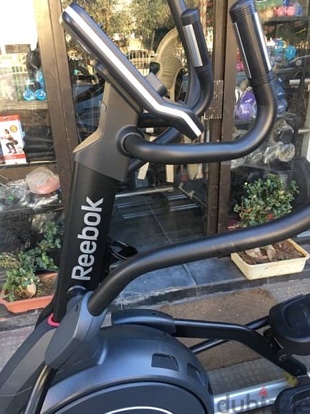 big elliptical used 2 times like new heavy duty best quality 6