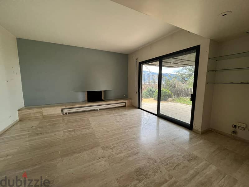 L11180 - A 600 Sqm Apartment for Sale in Adma with a Garden and a Pool 2