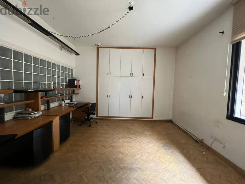 L11180 - A 600 Sqm Apartment for Sale in Adma with a Garden and a Pool 5