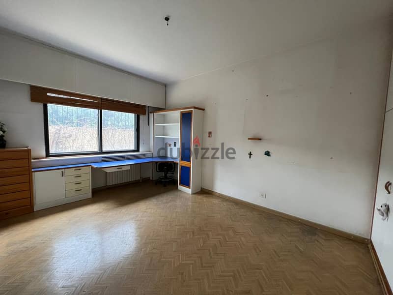 L11180 - A 600 Sqm Apartment for Sale in Adma with a Garden and a Pool 8