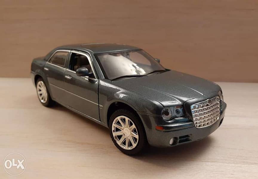 Chrysler 300C diecast car model 1:24 4