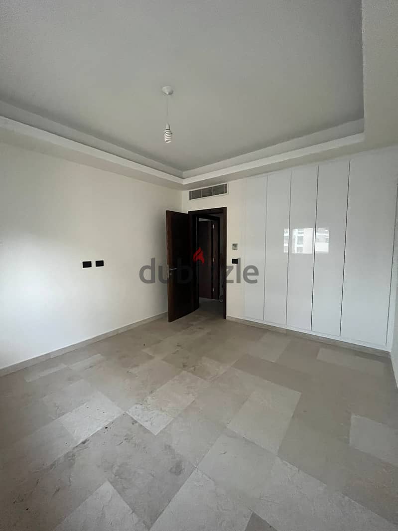 Apartment For Sale in Mar Elias شقة غير مفروشة للبيع في مار الياس 6