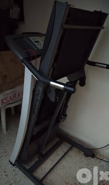 Treadmill,very good condition,with pulse, heartbeat, programs,incline