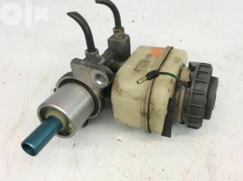 1999-2004 Honda Odyssey Brake Master Cylinder 1