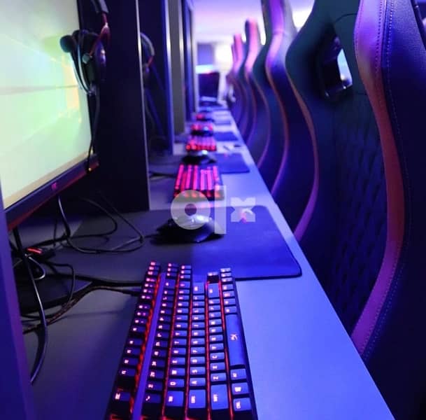 Gaming Lounge for sale PC, Gaming, keyboard, mouse, monitors, RTX 3060 4