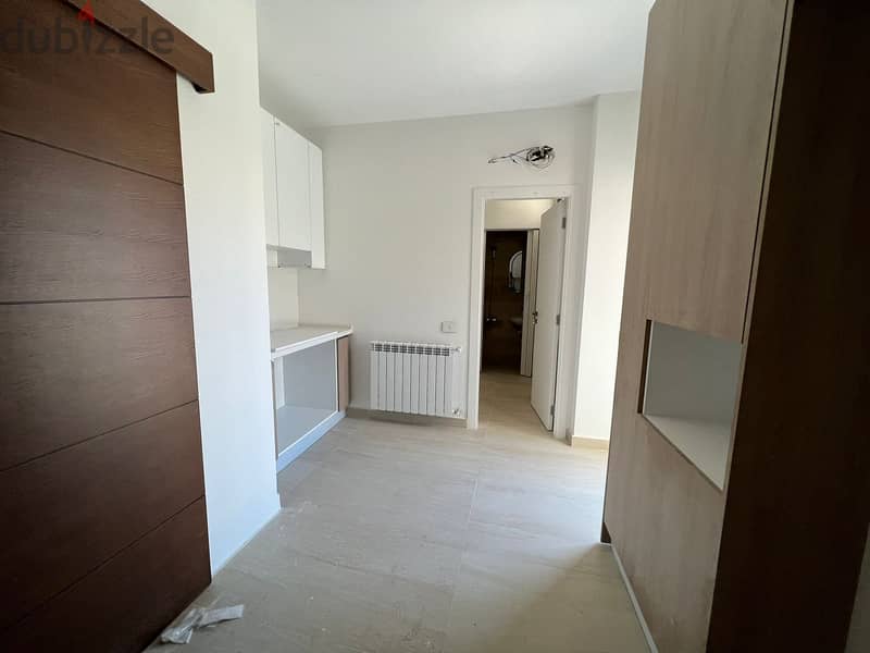 L11247- Deluxe 250 SQM Apartment For Rent in Adma 2