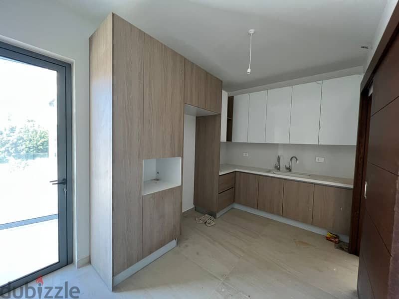 L11247- Deluxe 250 SQM Apartment For Rent in Adma 3