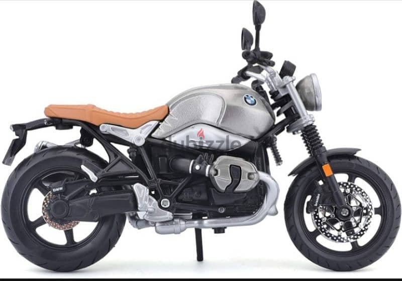 BMW R Nine T Scrambler diecast motorcycle model 1:12. 3