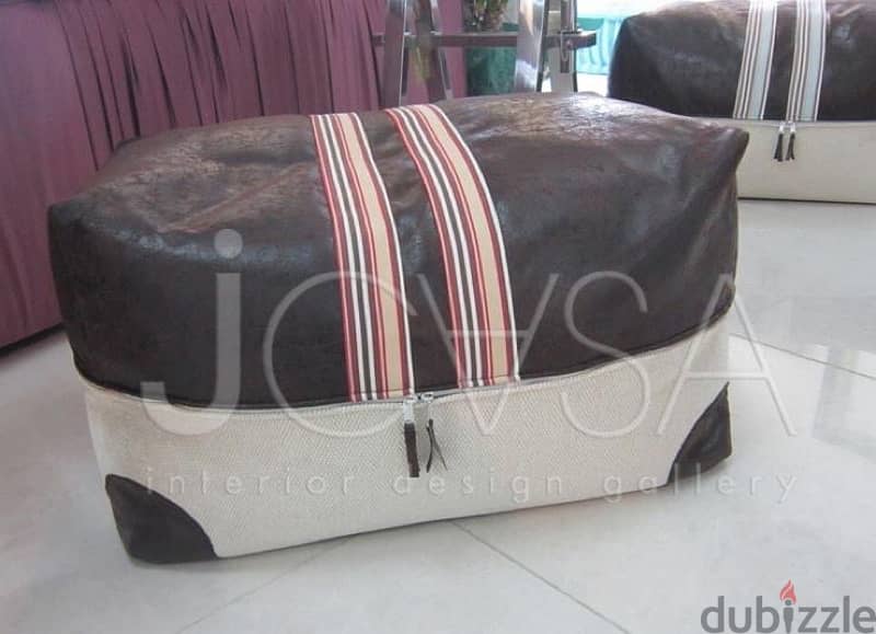 Set of 2 Poufs 1