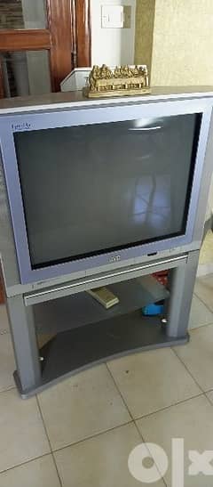 J V C , 32 inch , flat screen , 100 hz, in very good condition
