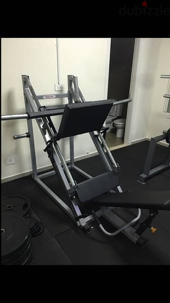 leg press used 2 months like new very good quality 70/443573 RODGE 1