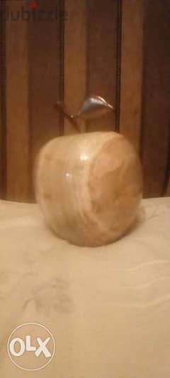 Apple shaped hajar rkham w nhas toul 15cm. تحفة رخام ونحاس شكل تفاحة