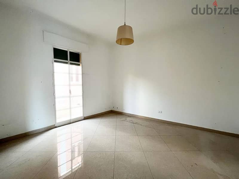 Spacious Apartment with Balcony - Open View 6