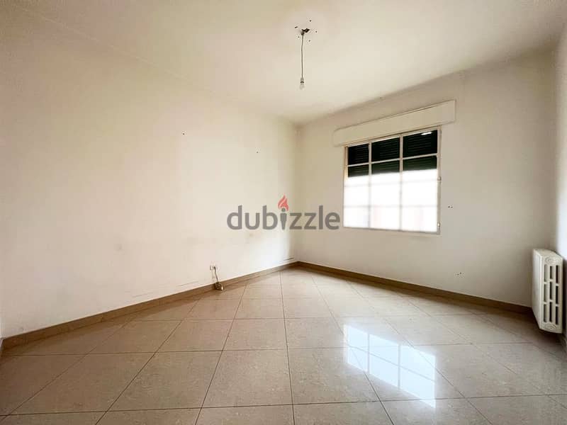 Spacious Apartment with Balcony - Open View 7
