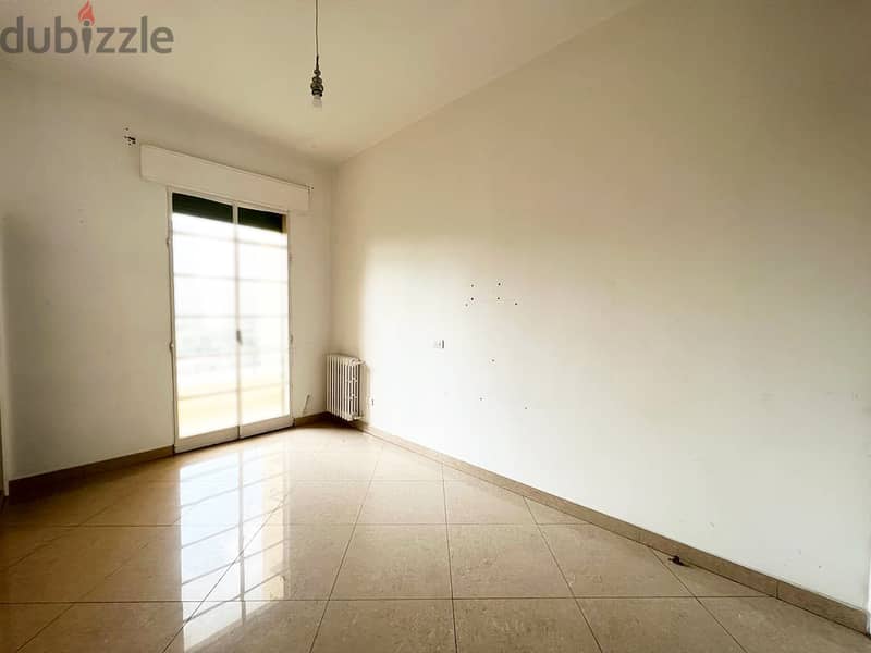 Spacious Apartment with Balcony - Open View 8