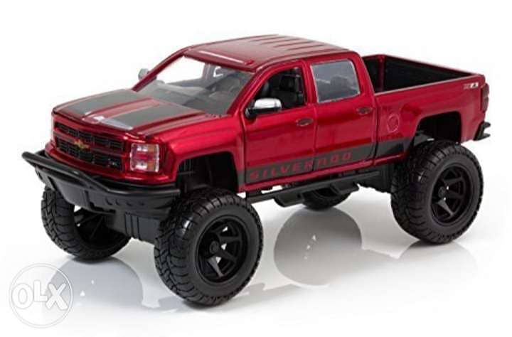 '14 Chevy Silverado diecast car model 1:24 4